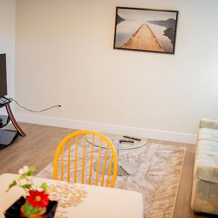 Cozy One Bedroom Apartment Moncton Exterior photo